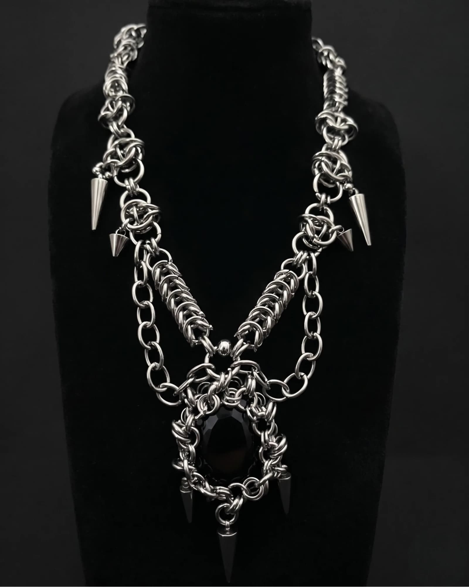 Nocturne Black Stone Spiked Chainmail Necklace