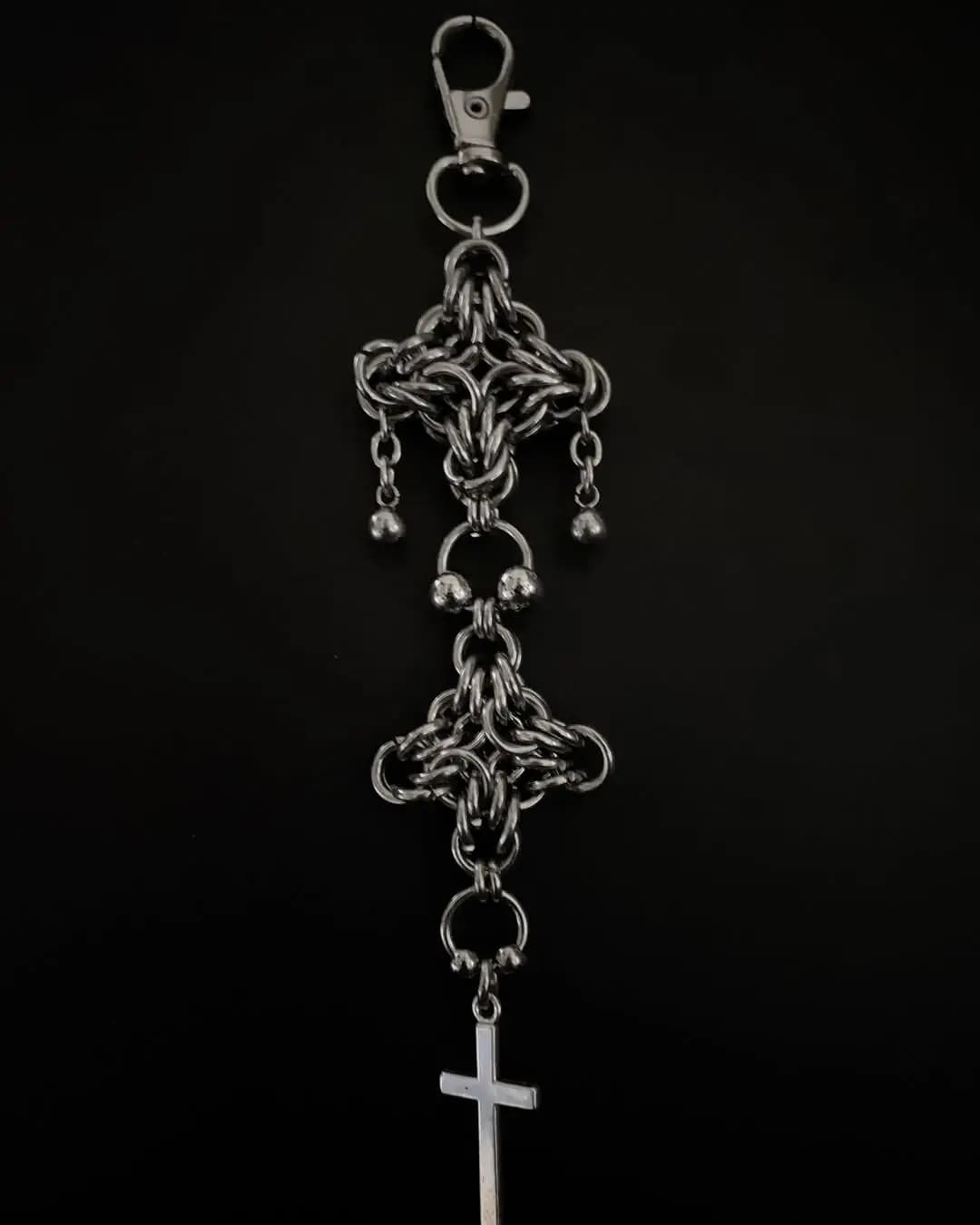 Black Chainmail Keychain with Obsidian Geometric Emblem