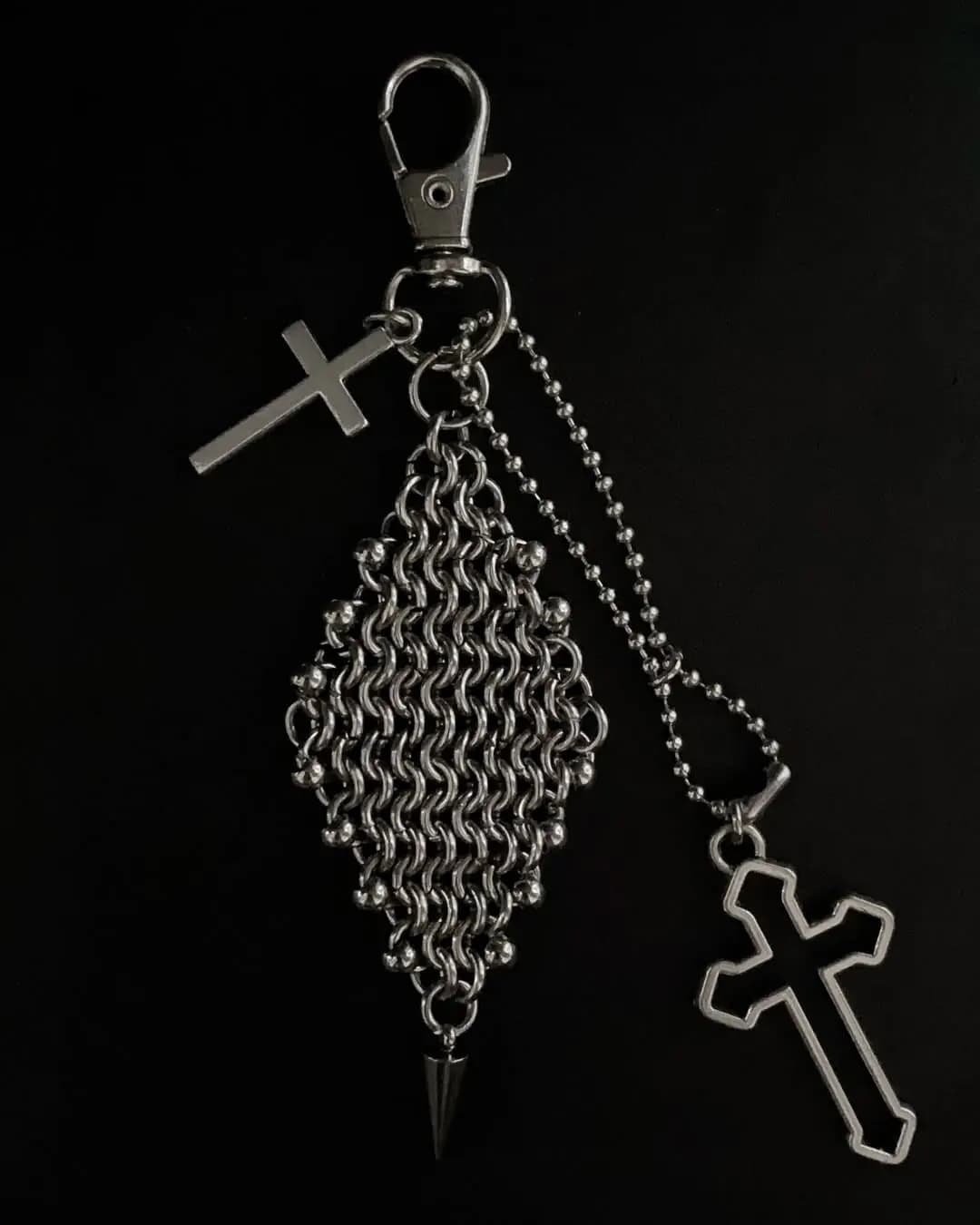 Gothic Chainmail Reliquary Keychain