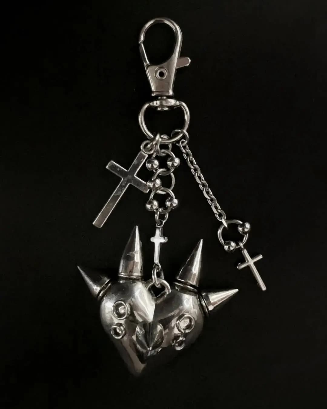 Spiked Relic Heart Gothic Keychain – Handmade Dark Metal Charm with Cross Details