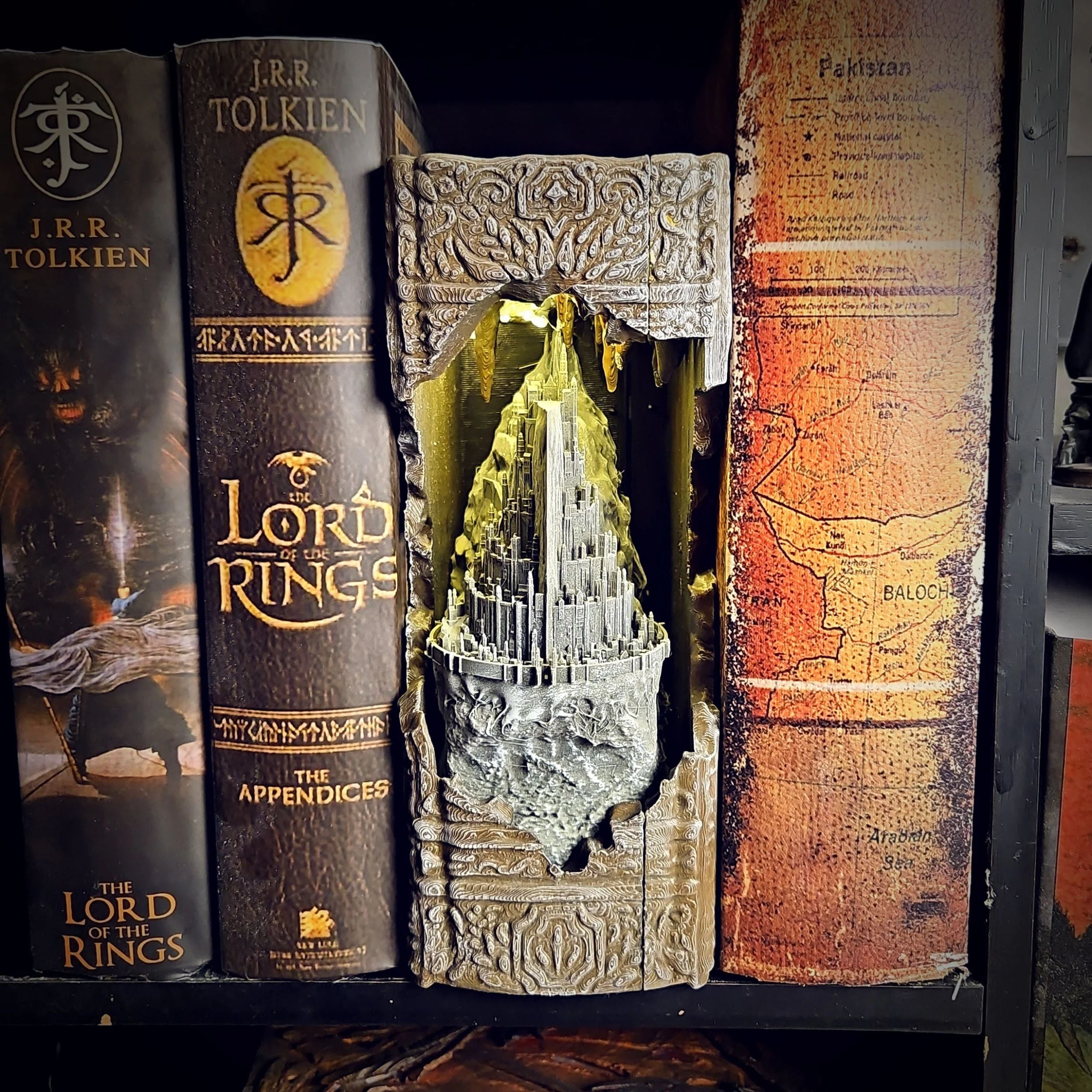 Minas Tirith Book Nook - The Lord of the Rings image 0