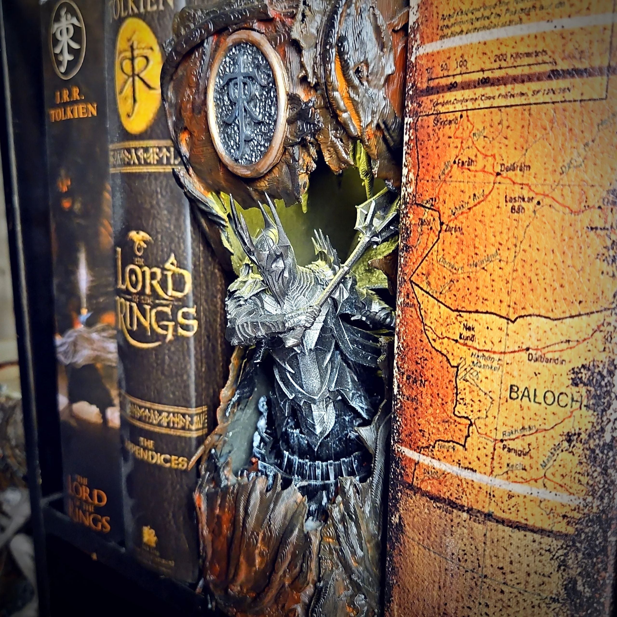 Sauron Book Nook - The Lord of the Rings image 2