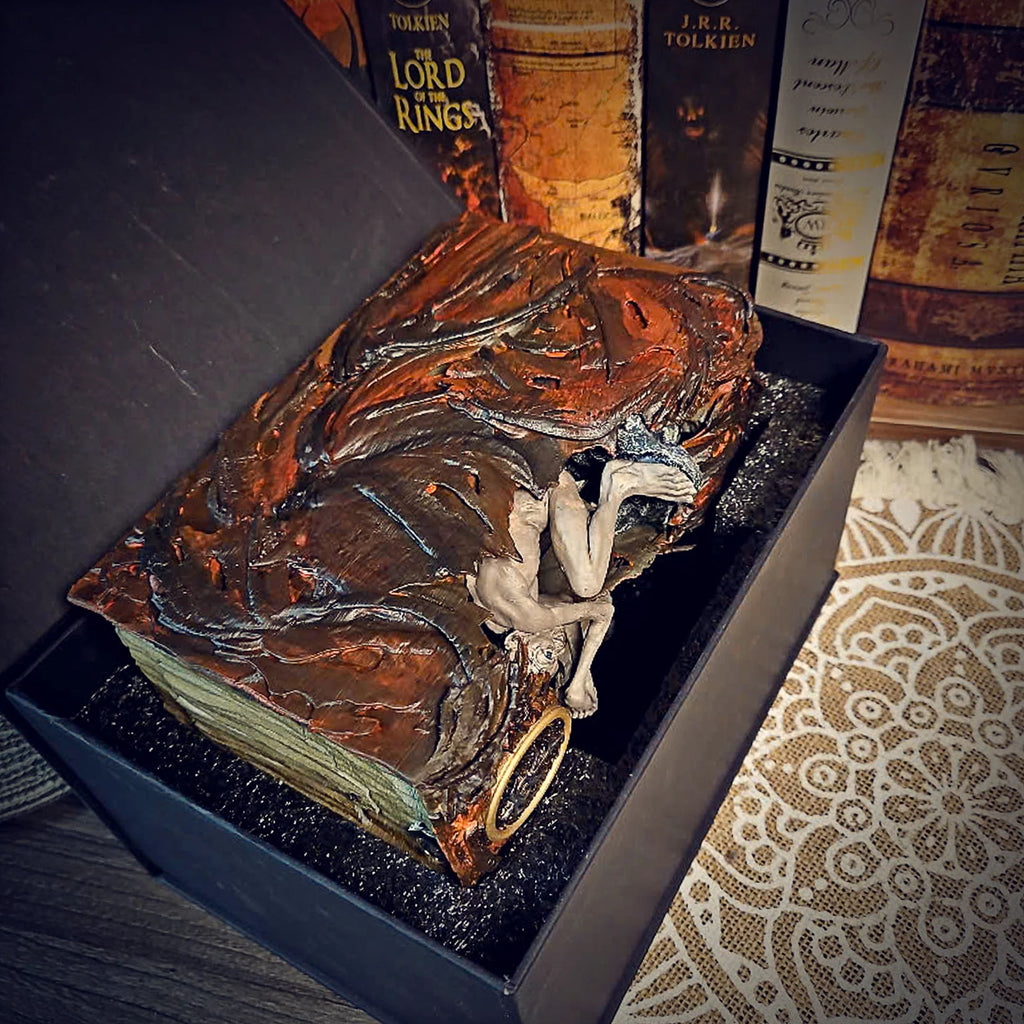 Gollum Book Nook - The Lord of the Rings image 1
